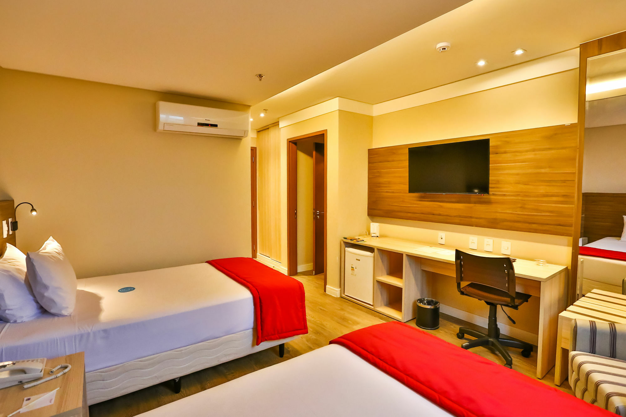 Ibiza Plaza Hotel Anápolis Extérieur photo